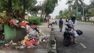 Lelang Batal, Proses Hukum Terkait Tumpukan Sampah Pekanbaru Tetap Lanjut
