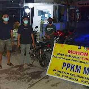 Polsek Tampan Sekat Jalan Masuk 7 Kelurahan di Pekanbaru