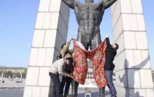 Ini Sebab Patung Bugil di Tiongkok Dipakaikan Celana