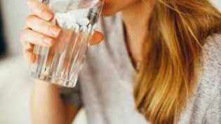 Kurang Minum Air Putih Saat Berbuka, Jangan Kaget Berat Badan Naik di Akhir Ramadan