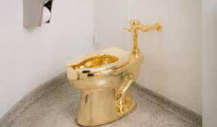 Toilet Emas Termahal di Dunia Dipamerkan