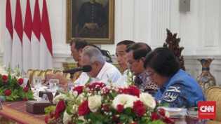 IPW Sebut Jokowi Akan Reshuffle Belasan Menteri