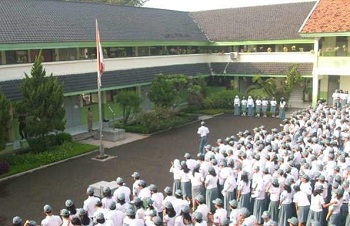 Riau Terapkan Sekolah Gratis SMA dan SMK Mulai 2020