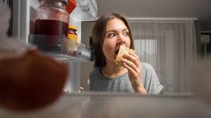 10 Penyebab Mudah Lapar Meski Sudah Makan, Sebabkan Obesitas