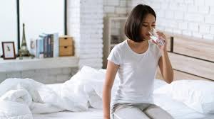 Sering Dilupakan, Ini 5 Manfaat Minum Air Putih Setelah Bangun Tidur