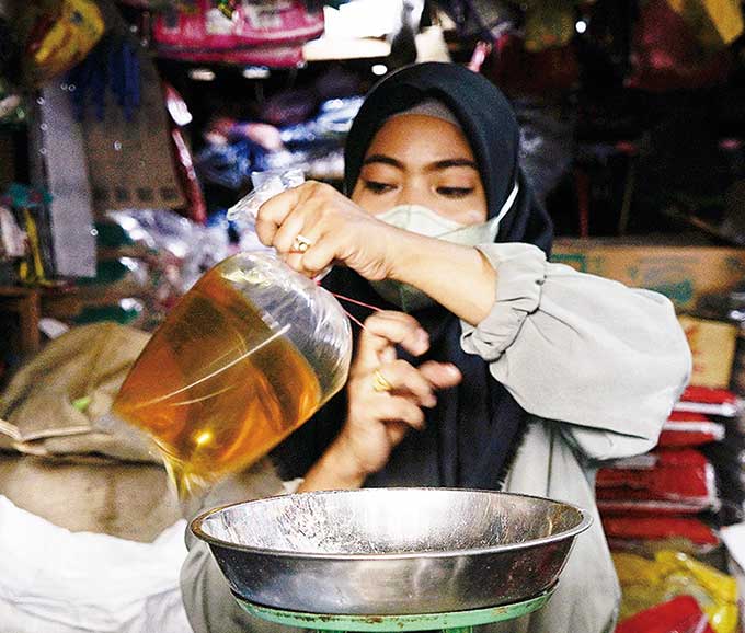 Harga Minyak Goreng Subsidi Belum Seragam