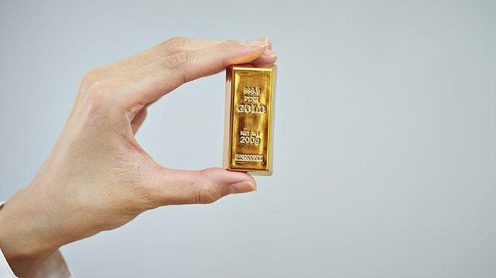 Tahun Depan Resesi, Punya Emas dan Dolar Lepas Atau Tahan?