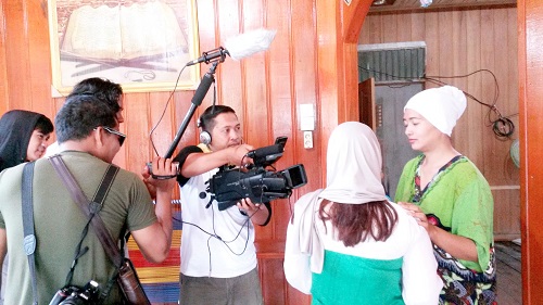 Film 'Dendam Cinta' Sutradara Parlindungan Goes to Campus
