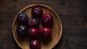 7 Manfaat Buah Plum, Si Superfood yang Sering Hilir Mudik di Media Sosial