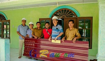 PT Mitrasari Prima Bantu Renovasi Masjid Al-Falah di Desa Segati Dalam Langgam