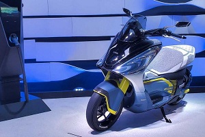 Yamaha E01 Siap Jegal Honda PCX Electric