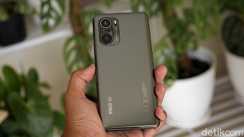 Perbandingan Poco F3, Vivo X60 Pro, dan Realme X50 Pro