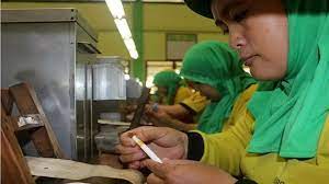Tarif Cukai Rokok 2022 Bakal Naik, Pengusaha Putar Otak Agar Tak PHK