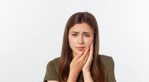 10 Cara Alami Atasi Gigi Sensitif dan Cara Mencegahnya