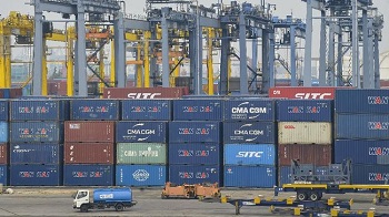 Dampak Positif dan Negatif Perdagangan Internasional
