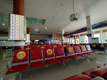 Bandara SSK II Pekanbaru Sepi Penumpang