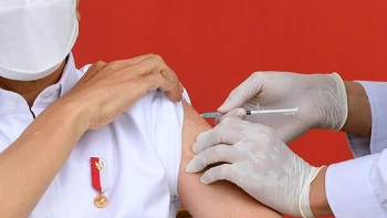 Negara Tanggung Biaya Pengobatan Efek Samping Suntik Vaksin