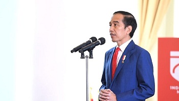 Jokowi Luncurkan Bantuan Rp 600 Ribu/Bulan Buat Pegawai Hari Ini