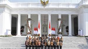 Survei Indikator: 64,8% Responden Setuju Jokowi Reshuffle Kabinet