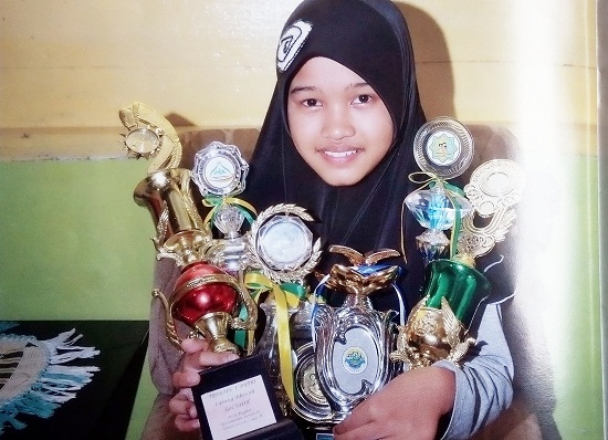 Merajut Cita Yuni si Anak Buruh Pengangkut Pasir