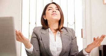 Tips Menjaga Pikiran Positif Menghadapi 'Drama' Senin Pagi