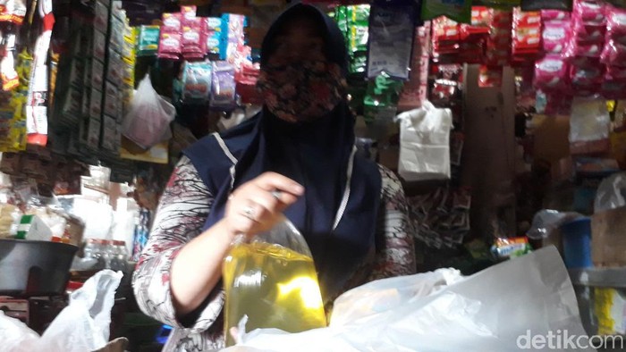 Harga Minyak Goreng Curah Meroket, Tertinggi Naik 100%
