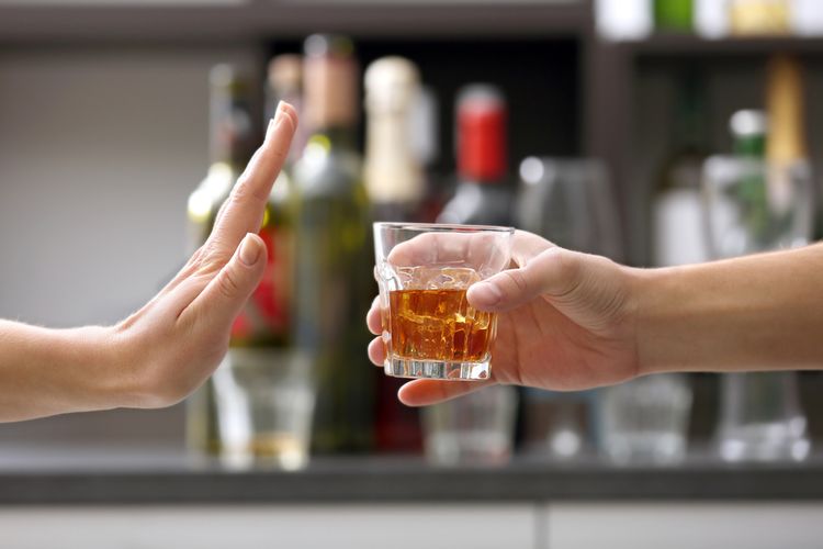 7 Gejala Penyakit Lever karena Alkohol yang Pantang Diabaikan