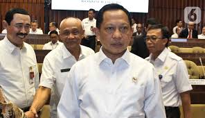 Mendagri: Punya Populasi Besar, Indonesia Perlu Produksi Vaksin Corona Sendiri