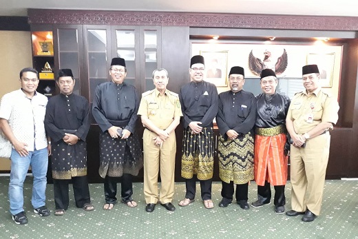 Kemajuan Melayu, LAMR Serahkan Dua Dokumen kepada Gubri