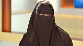 Heboh Crosshijaber, Inilah Penyebab Pria Suka Pakai Baju Wanita