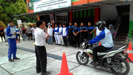 Capella Honda Gelar Edukasi Safety Riding di SMK Muhammadiyah 1