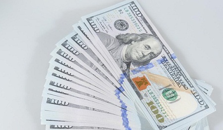 Dolar AS Dekati Rp 13.000