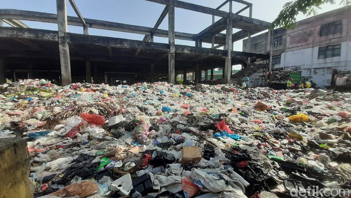 Progres Kasus Tumpukan Sampah Pekanbaru Jalan di Tempat, Ini Kata Polisi