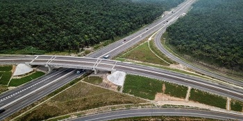 Baru Diresmikan Jokowi, Tol Pekanbaru-Dumai jadi Area Kebut-kebutan Pengendara