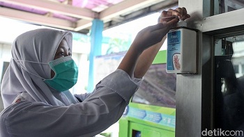 Hati-hati, Ini Risikonya Kalau Berlebihan Pakai Hand Sanitizer